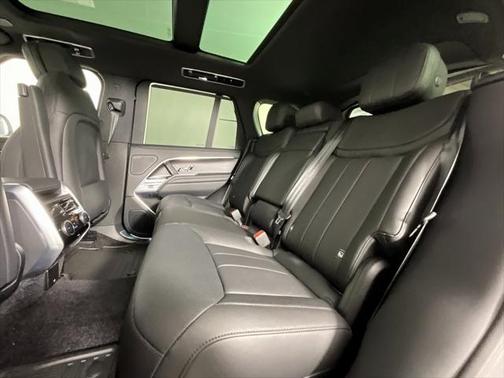 2025 Land Rover Range Rover P550e SE