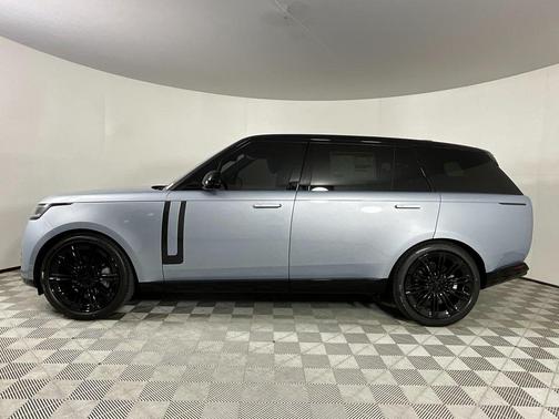 2026 Land Rover Range Rover P400 SE 7 Seat