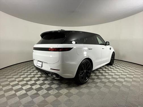 2025 Land Rover Range Rover Sport SE