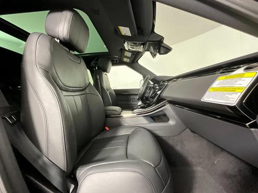 2026 Land Rover Range Rover Sport SE