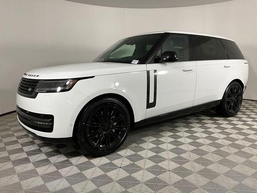 Fuji White 2026 Land Rover Range Rover P400 SE 7 Seat