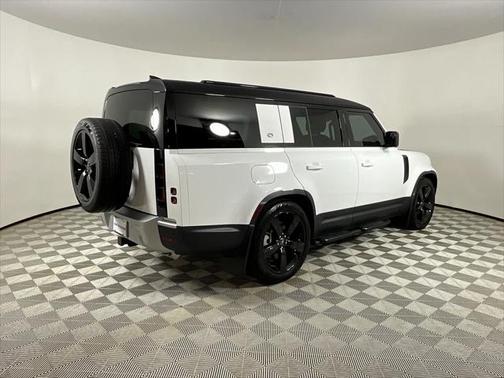 2024 Land Rover Defender 130 P400 S