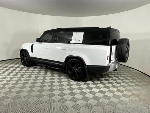 2024 Land Rover Defender 130 P400 S