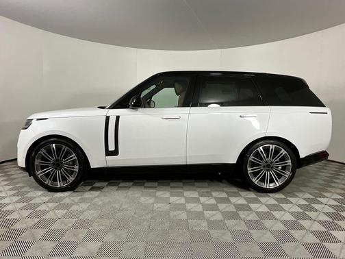Ostuni Pearl Wht Prem Met 2026 Land Rover Range Rover P400 SE