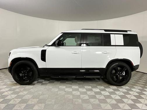 Fuji White 2026 Land Rover Defender P400 X-Dynamic SE