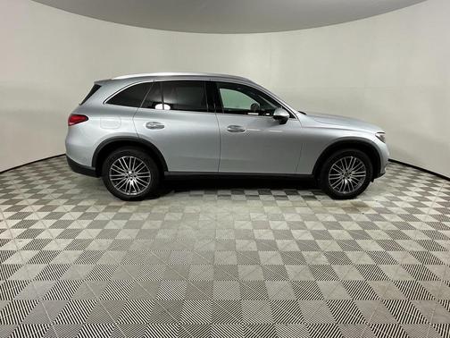 2025 Mercedes-Benz GLC 300 Base