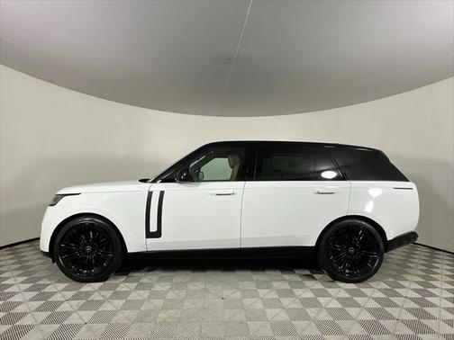 2025 Land Rover Range Rover P530 SE 7 Seat