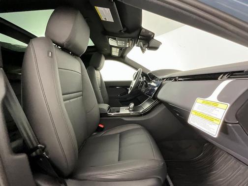 2026 Land Rover Range Rover Evoque Dynamic SE