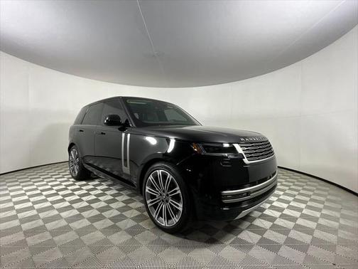 2025 Land Rover Range Rover P400 SE