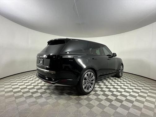 2025 Land Rover Range Rover P400 SE
