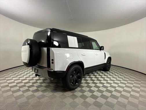 2025 Land Rover Defender 110 P400 S
