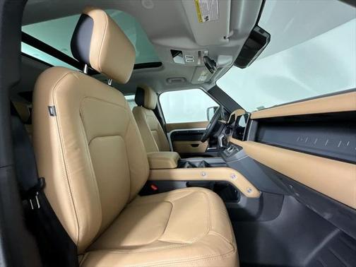 2025 Land Rover Defender 110 P400 S