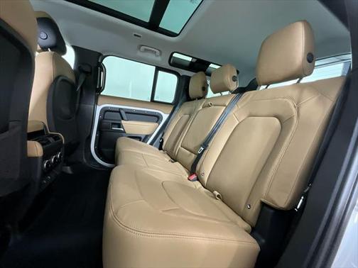 2025 Land Rover Defender 110 P400 S