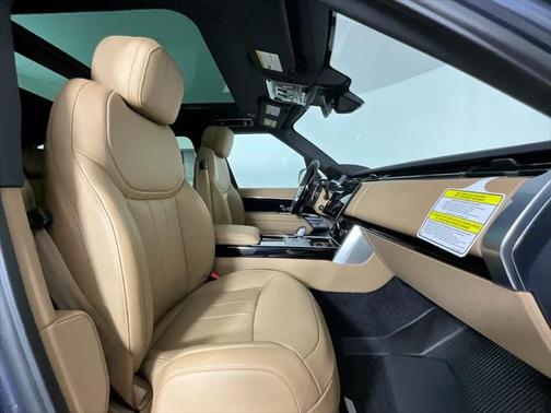 2025 Land Rover Range Rover P400 SE