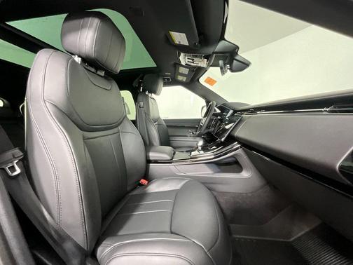 2025 Land Rover Range Rover Sport SE