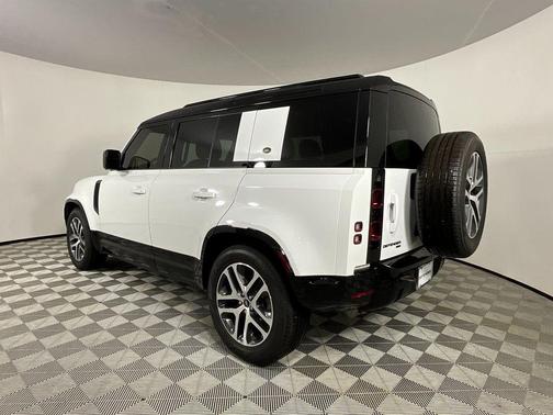 2022 Land Rover Defender 110 X-Dynamic SE