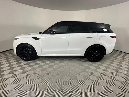 2025 Land Rover Range Rover Sport SE
