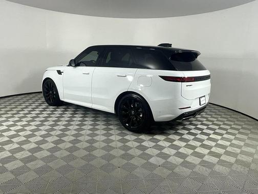 2025 Land Rover Range Rover Sport SE