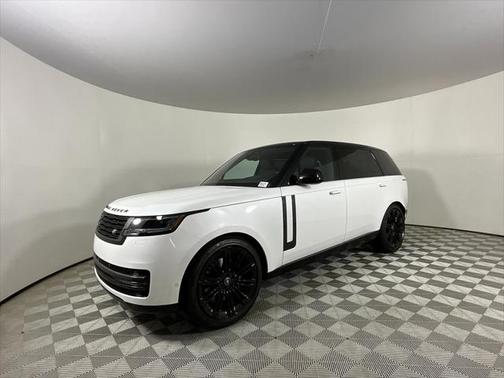 2025 Land Rover Range Rover P400 SE 7 Seat