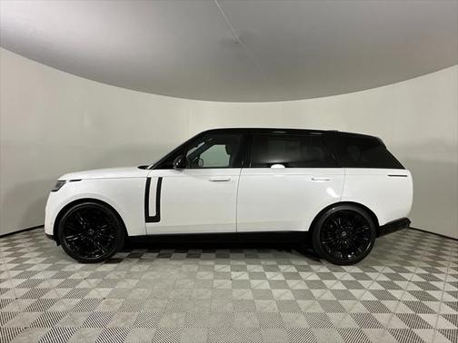 2025 Land Rover Range Rover P400 SE 7 Seat