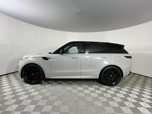 2025 Land Rover Range Rover Sport SE