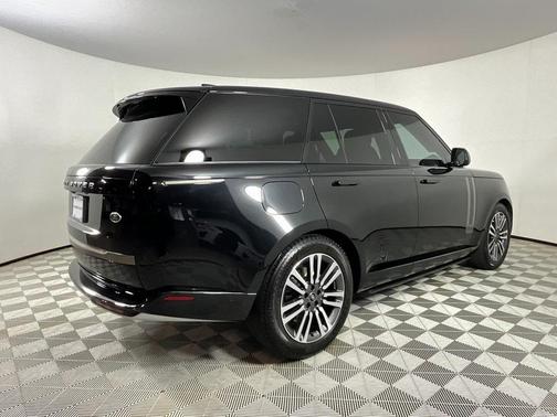 2023 Land Rover Range Rover P530 SE