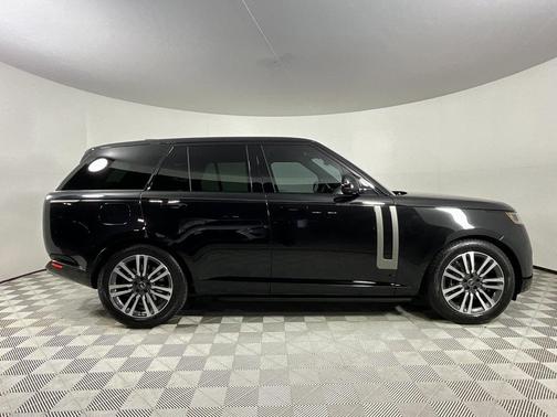 2023 Land Rover Range Rover P530 SE