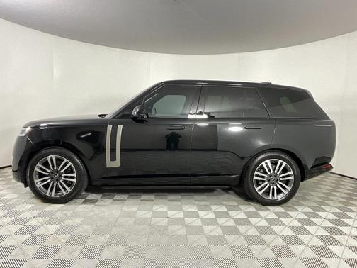 2023 Land Rover Range Rover P530 SE