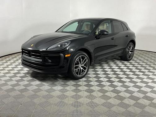 2023 Porsche Macan Base