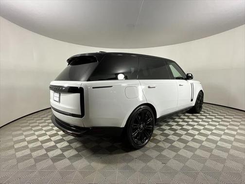 2025 Land Rover Range Rover P400 SE 7 Seat