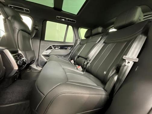 2025 Land Rover Range Rover P530 SE