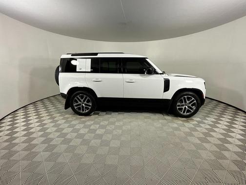 2022 Land Rover Defender 110 X-Dynamic SE