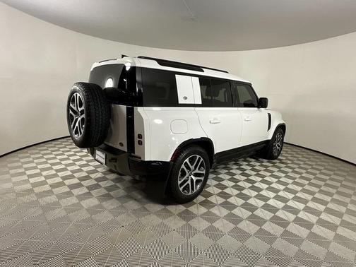 2022 Land Rover Defender 110 X-Dynamic SE