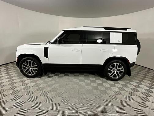 2022 Land Rover Defender 110 X-Dynamic SE