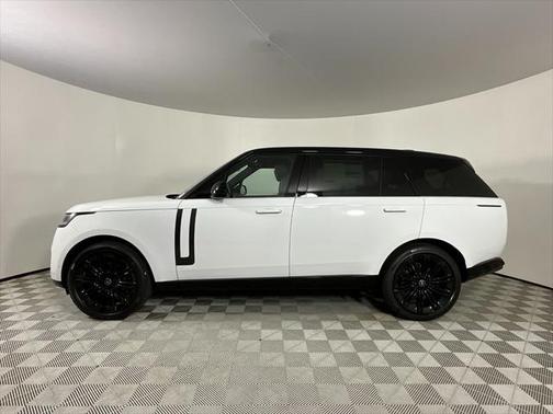 2025 Land Rover Range Rover P400 SE 7 Seat