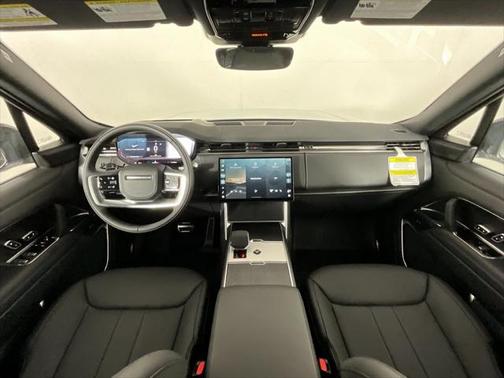 2025 Land Rover Range Rover P400 SE 7 Seat