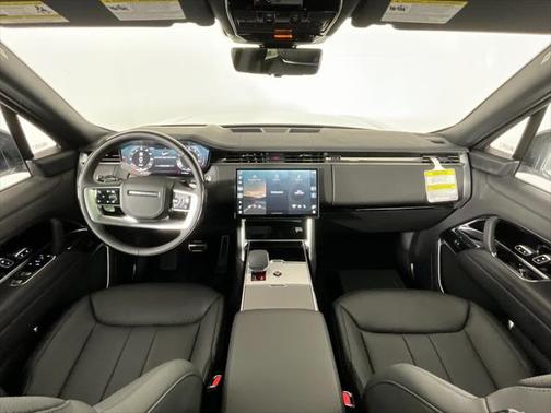 2025 Land Rover Range Rover P530 SE