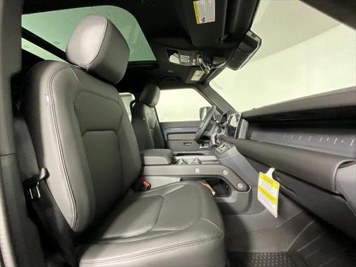 2025 Land Rover Defender 110 P400 S
