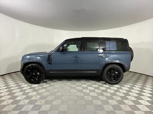 2025 Land Rover Defender 110 P400 S