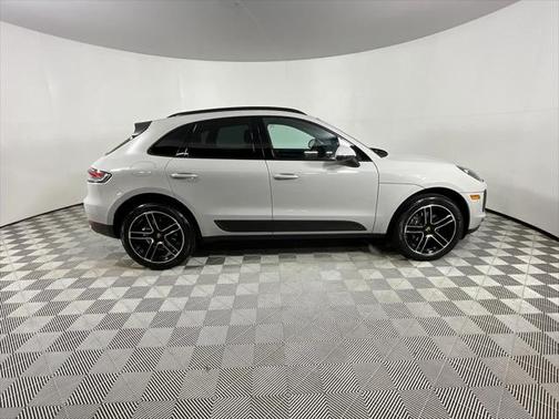 2021 Porsche Macan Base