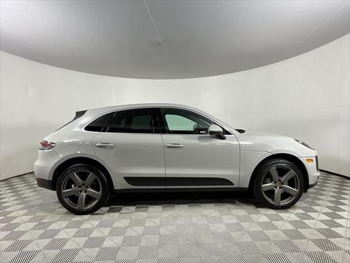 2020 Porsche Macan Base