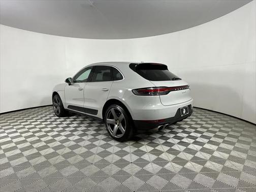 2020 Porsche Macan Base