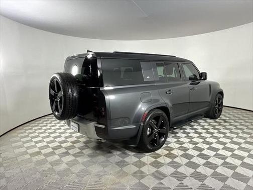 2024 Land Rover Defender 130 P400 S