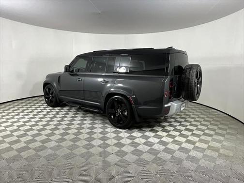2024 Land Rover Defender 130 P400 S