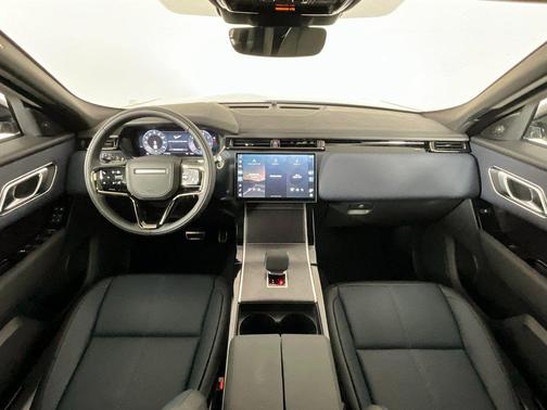 2026 Land Rover Range Rover Velar P400 Dynamic SE