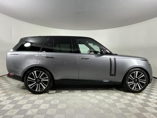 2023 Land Rover Range Rover P530 SE
