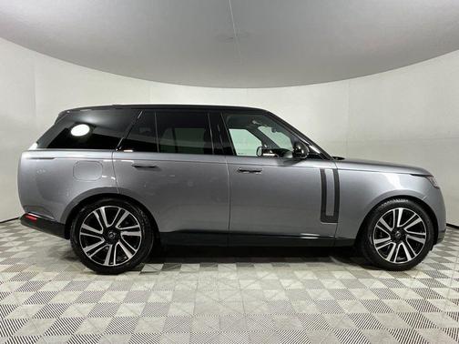 2023 Land Rover Range Rover P530 SE