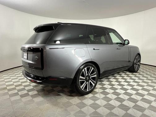 2023 Land Rover Range Rover P530 SE