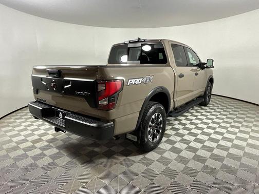 2024 Nissan Titan PRO-4X