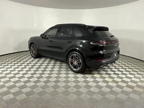 2024 Porsche Cayenne S